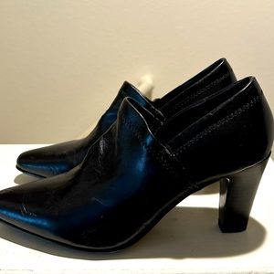 Bandolino ankle strap pumps
